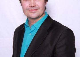 “Драматургия – әҙәбиәттең иң ҡатмарлы жанры”